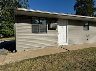 1207 NW 2nd St APT D, Bentonville, AR 72712