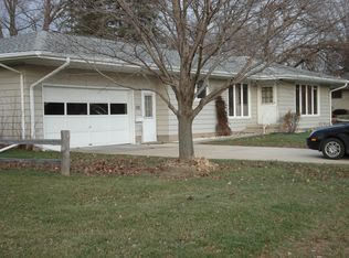 520 S 11th St, La Crescent, MN 55947