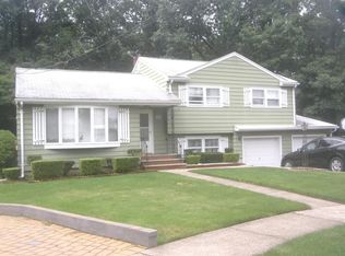 18 Ravine Ct, Clifton, NJ 07013