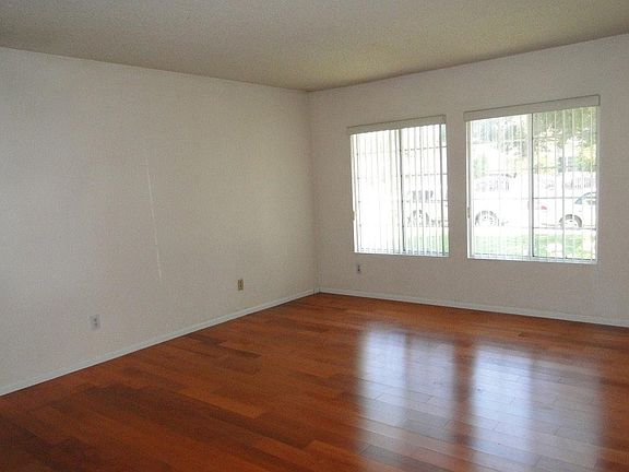 3rd image of 18411 Seadler Dr