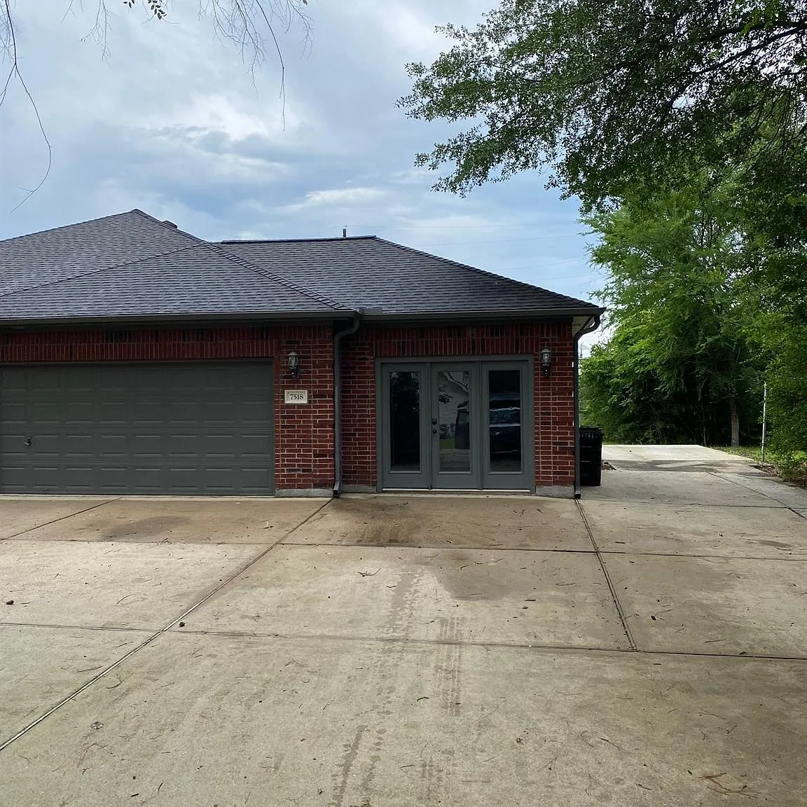 4 bed, 3.0 bath, 2524 sqft, $2,900 — Photo 2