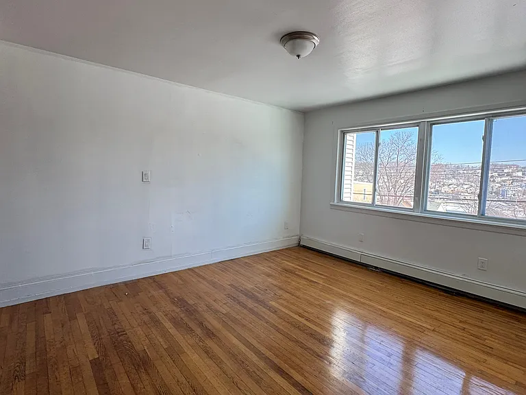 221 Woodland Ave #2 — Photo 4