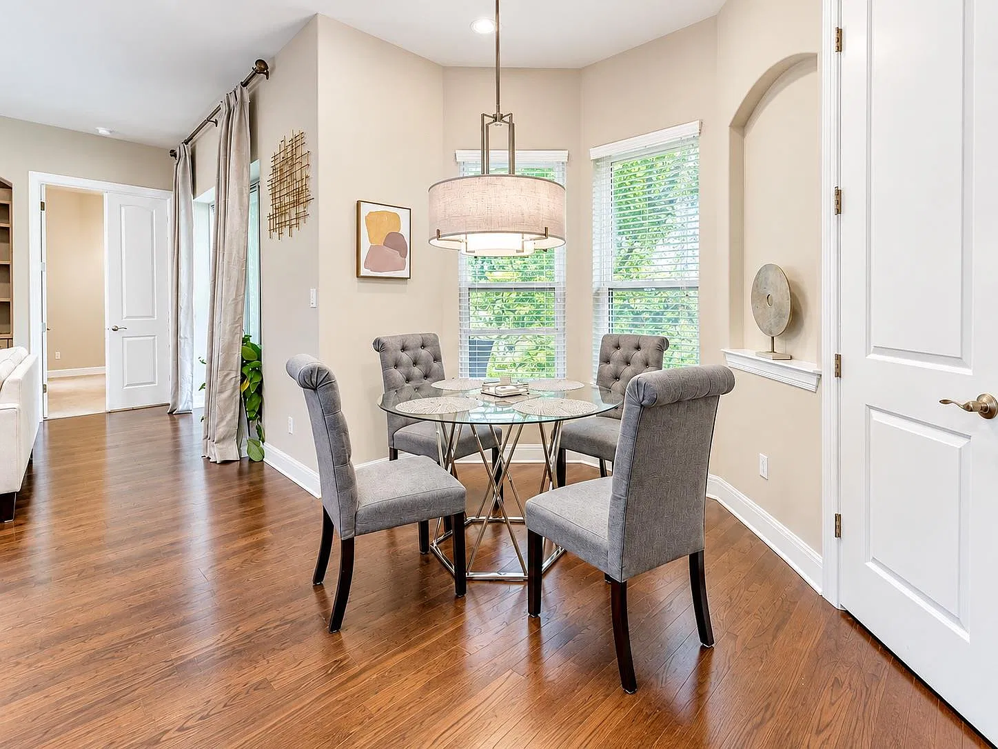 4 bed, 4.0 bath, 2991 sqft, $4,000 — Photo 3