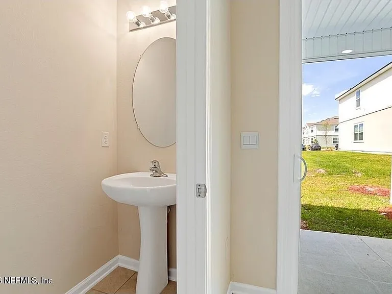 592 Running Woods St — Photo 7