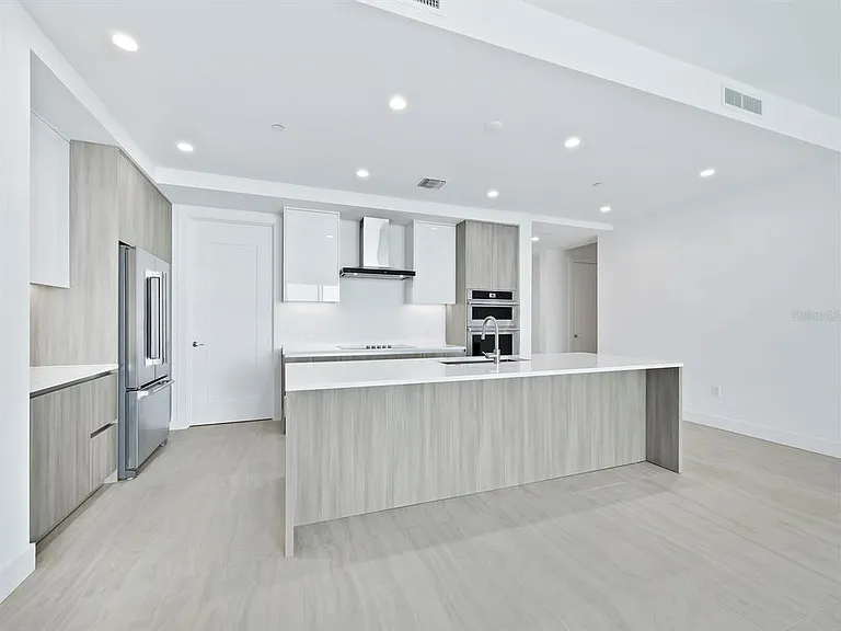 301 Quay Cmns #1003 — Photo 8