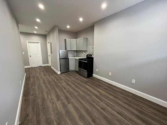Combo Living Room/Kitchen