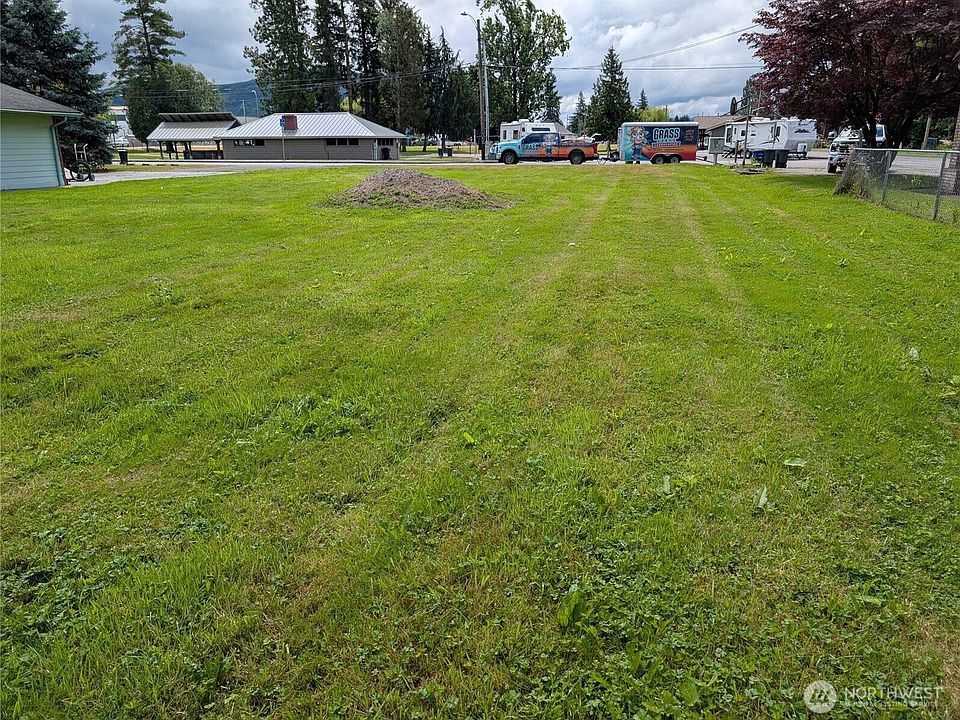 1st image of 322 W Munro Street