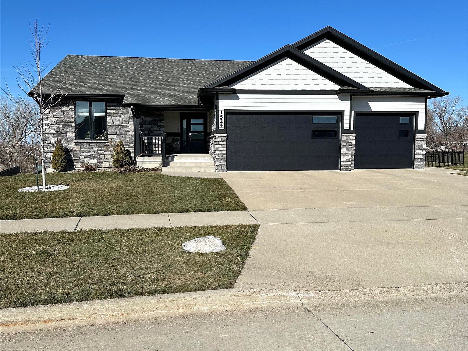 1524 Rockwell Trl, Vermillion, SD 57069 | Zillow