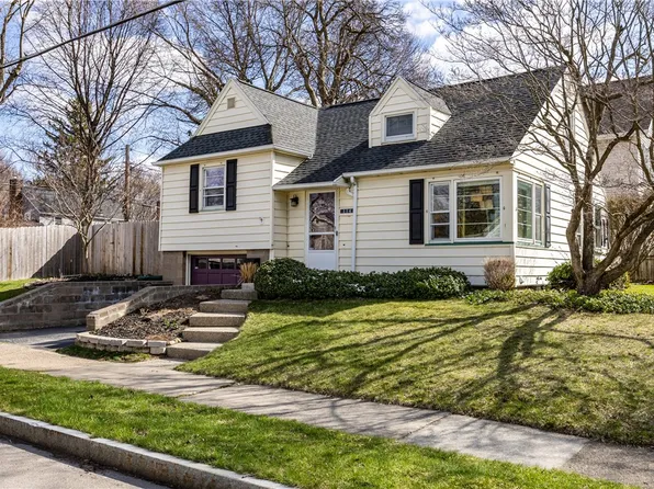 114 Berwick Rd, Rochester, NY 14609