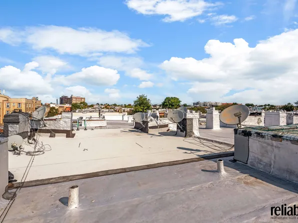 59-05 Catalpa Avenue image 7 of 12