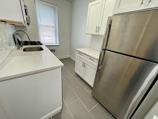 4th image of 141-30 Pershing Cres #6AA