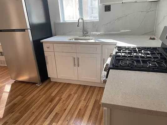 Rented by MQ Realty LLC | media 4