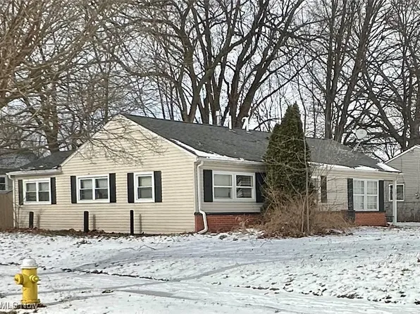 1376 Seward Ave, Akron, OH 44320