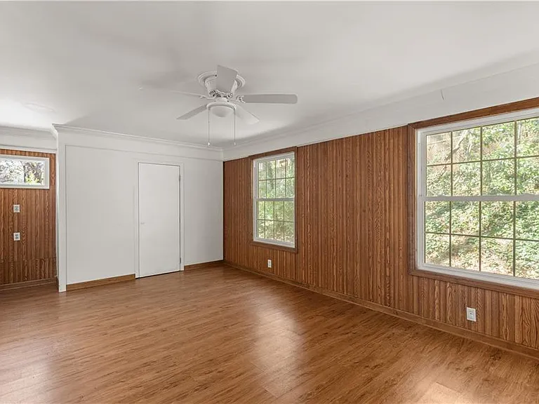 2866 Highland Dr SE — Photo 10