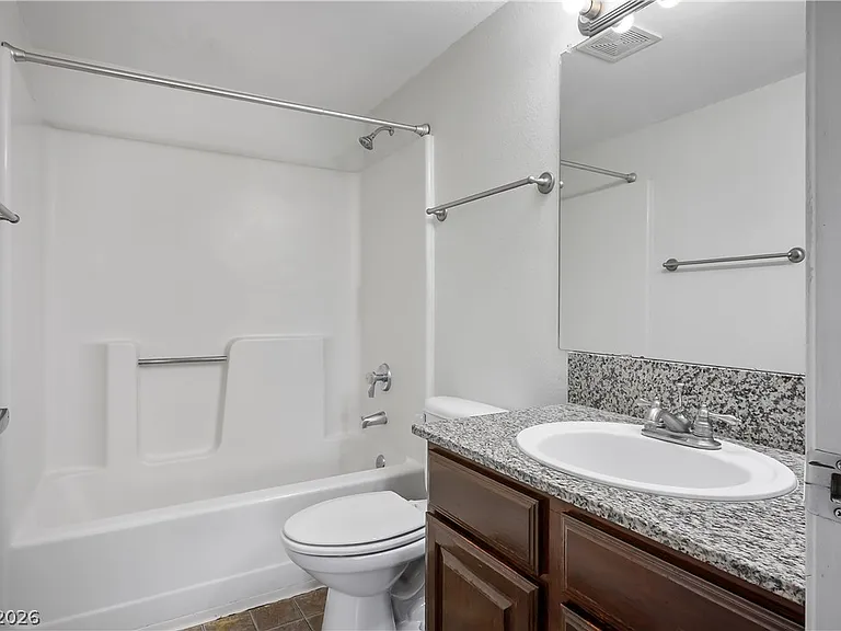5170 S Jones Blvd #206 — Photo 17