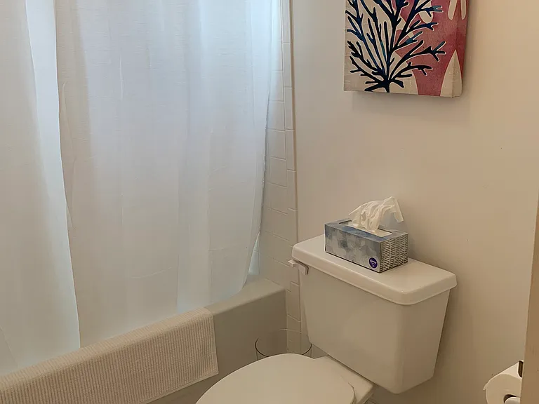 231A Canterbury Dr W — Photo 27