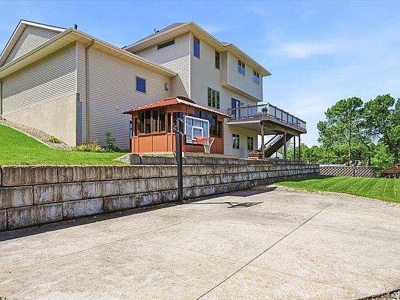 4th image of 101 Gibson Ct