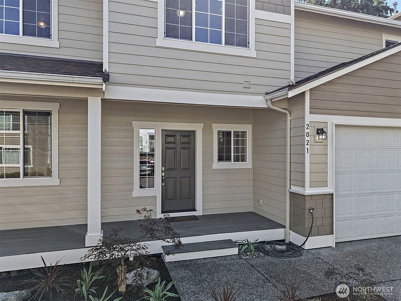 2nd image of 2021 NE 25th Place