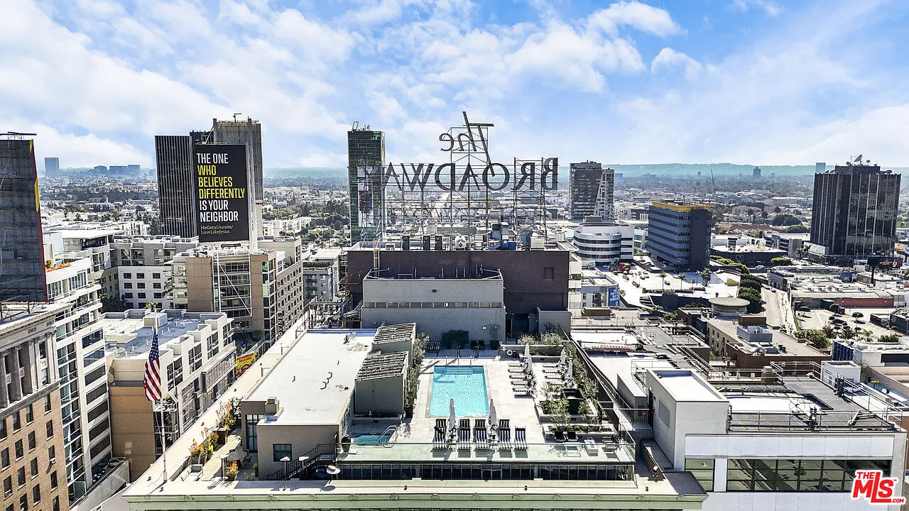 1 bed, 1.0 bath, 1560 sqft, $6,700 — Photo 3
