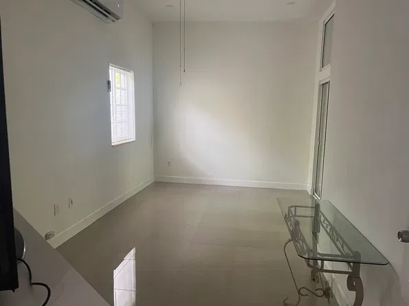 (undisclosed Address), Miami, FL 33144