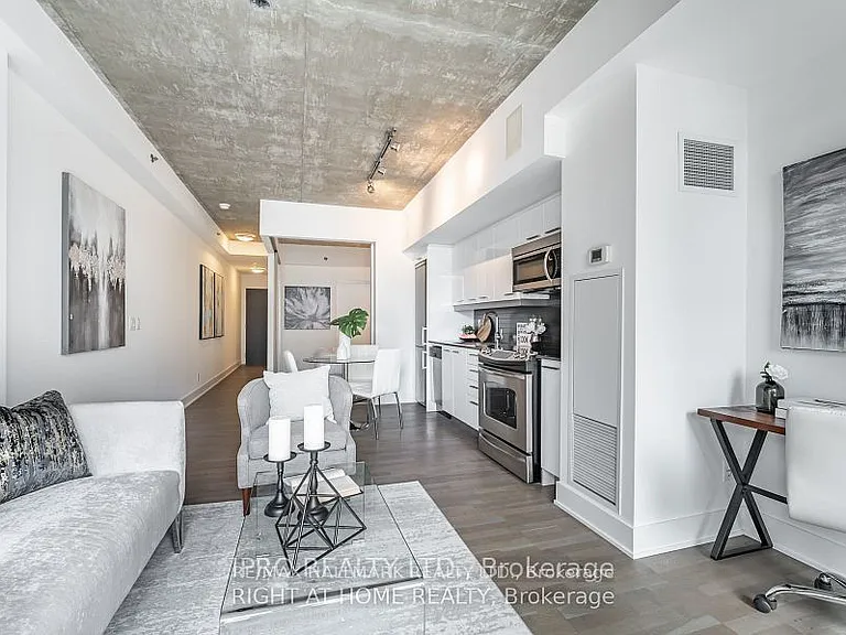 630 Queen St E #413 — Photo 13