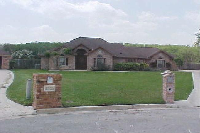 1st image of 8326 Lago Dr