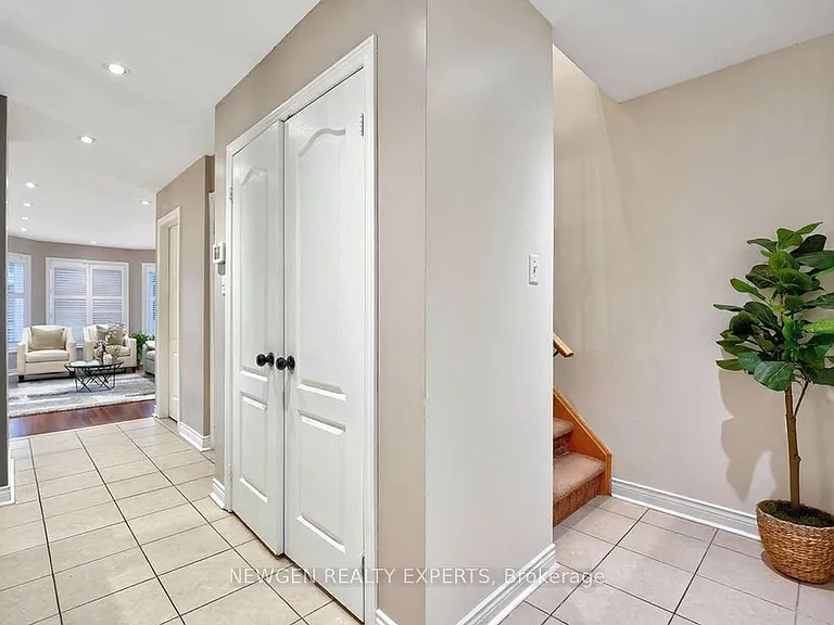 68 Root Cres E #UPPER — Photo 6
