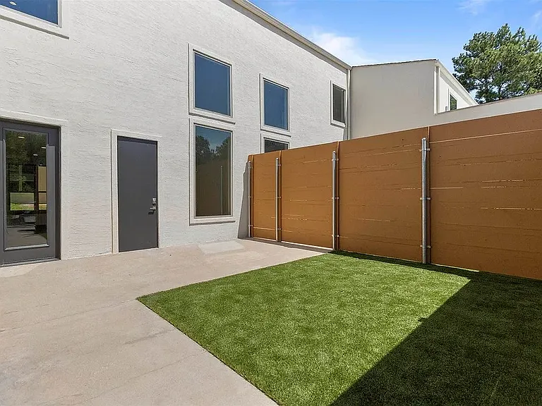 1212 Centennial Trl — Photo 11