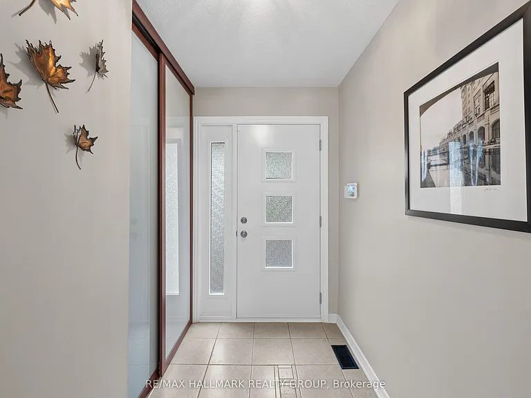 44 Dunbarton Ct — Photo 3