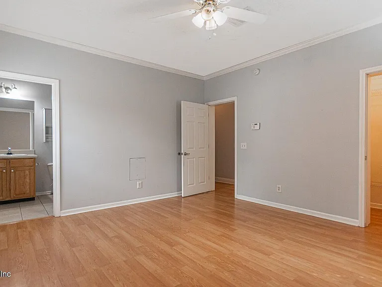 3237 Mayflower St S — Photo 13