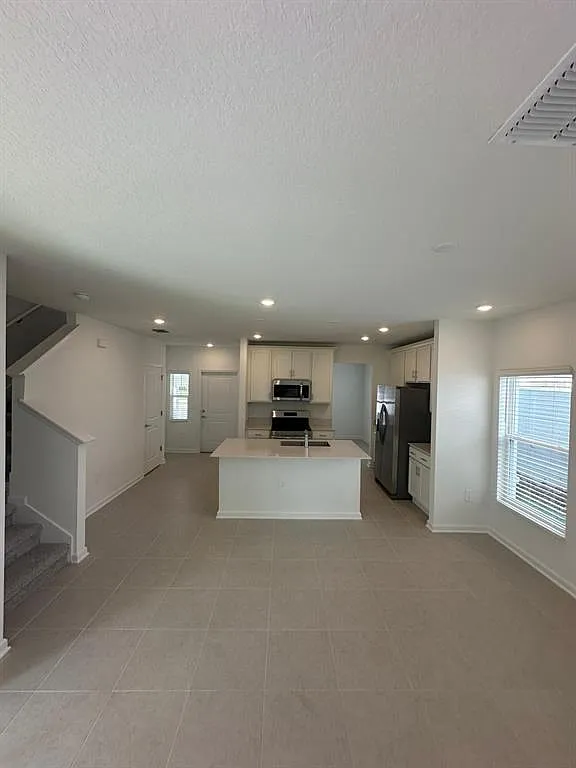 Building Photo - 6000 Zen Way