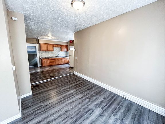 4th image of 22 Sullivan St