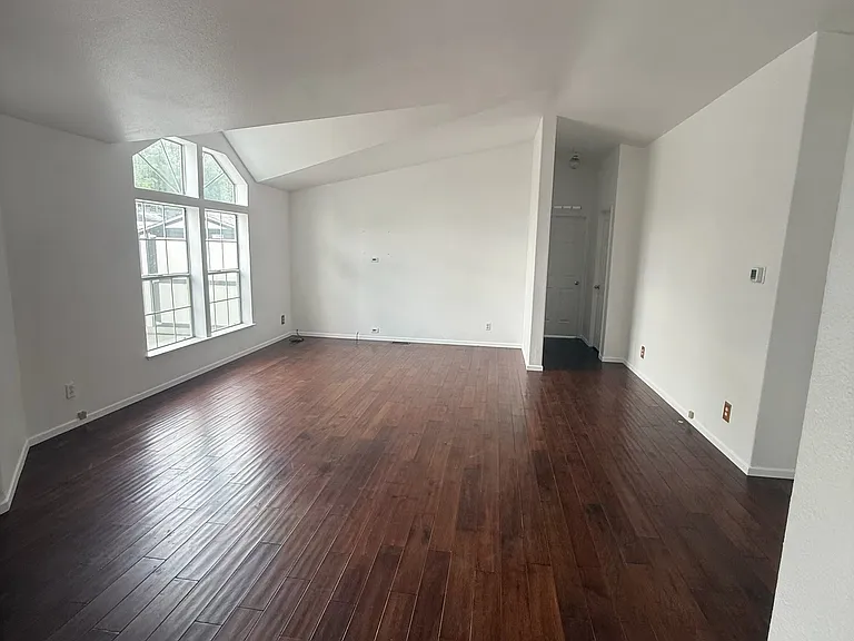 107 Tawnya Cir — Photo 6