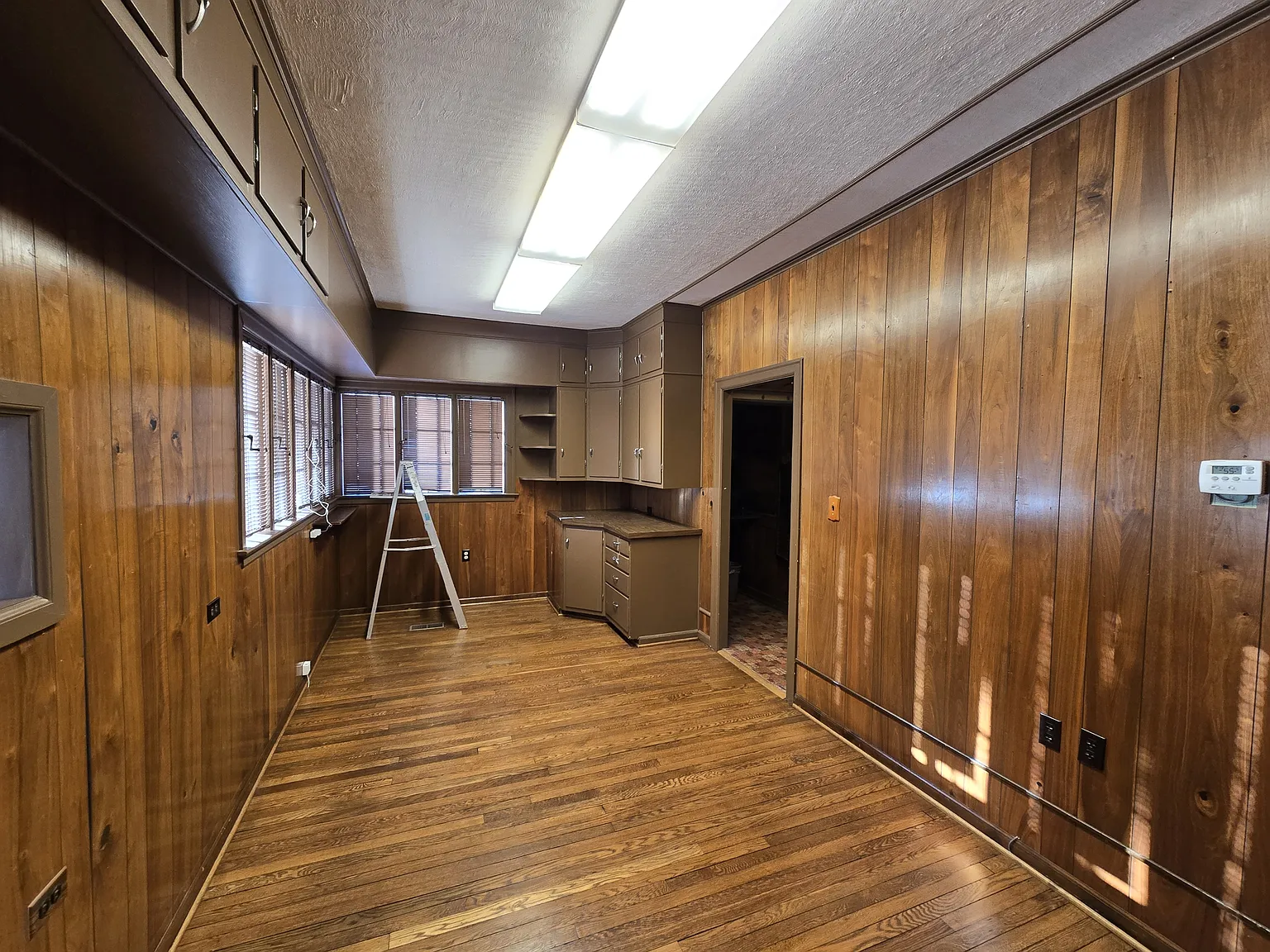 216 S Spring St Independence MO 64050 - 1 — Photo 3