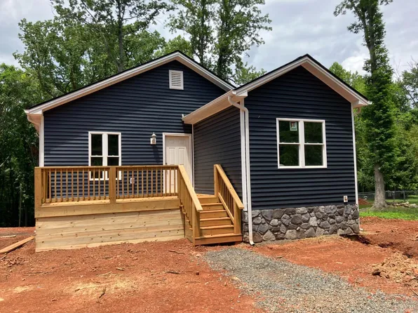 148 Oak Grove Dr, Madison Heights, VA 24572