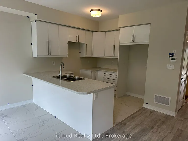 660 Colborne St W #D — Photo 5