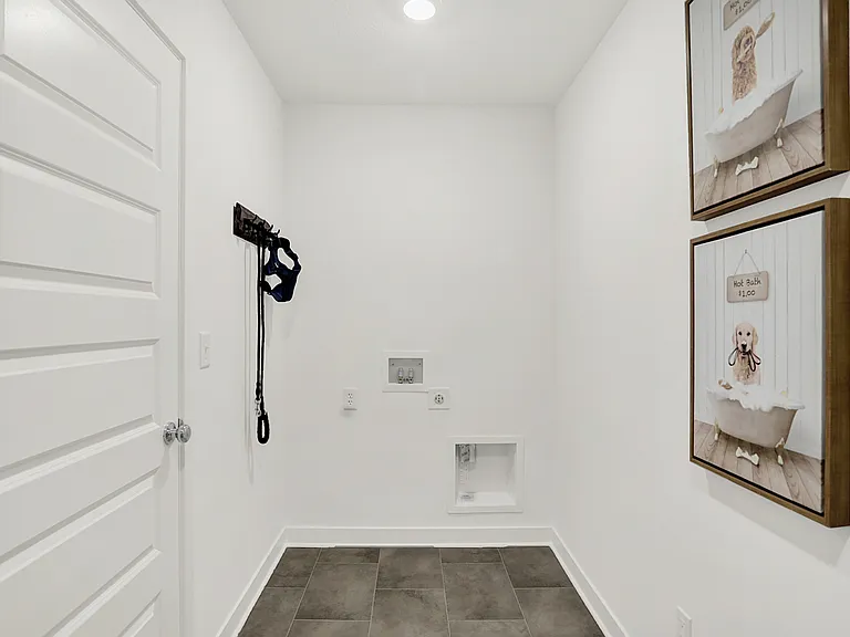 425 Monarch Ln — Photo 15