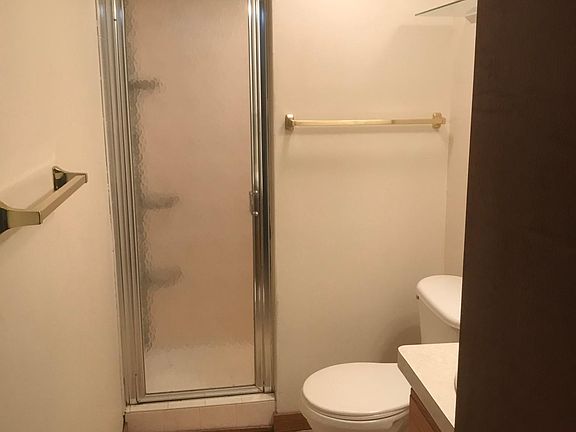 2nd image of 27480 University Ave NE