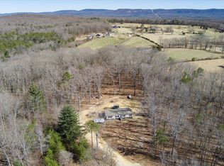 1853 Brown Creek Dr, Crossville, TN 38571