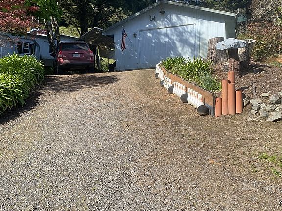 5th image of 63416 Railroad Rd