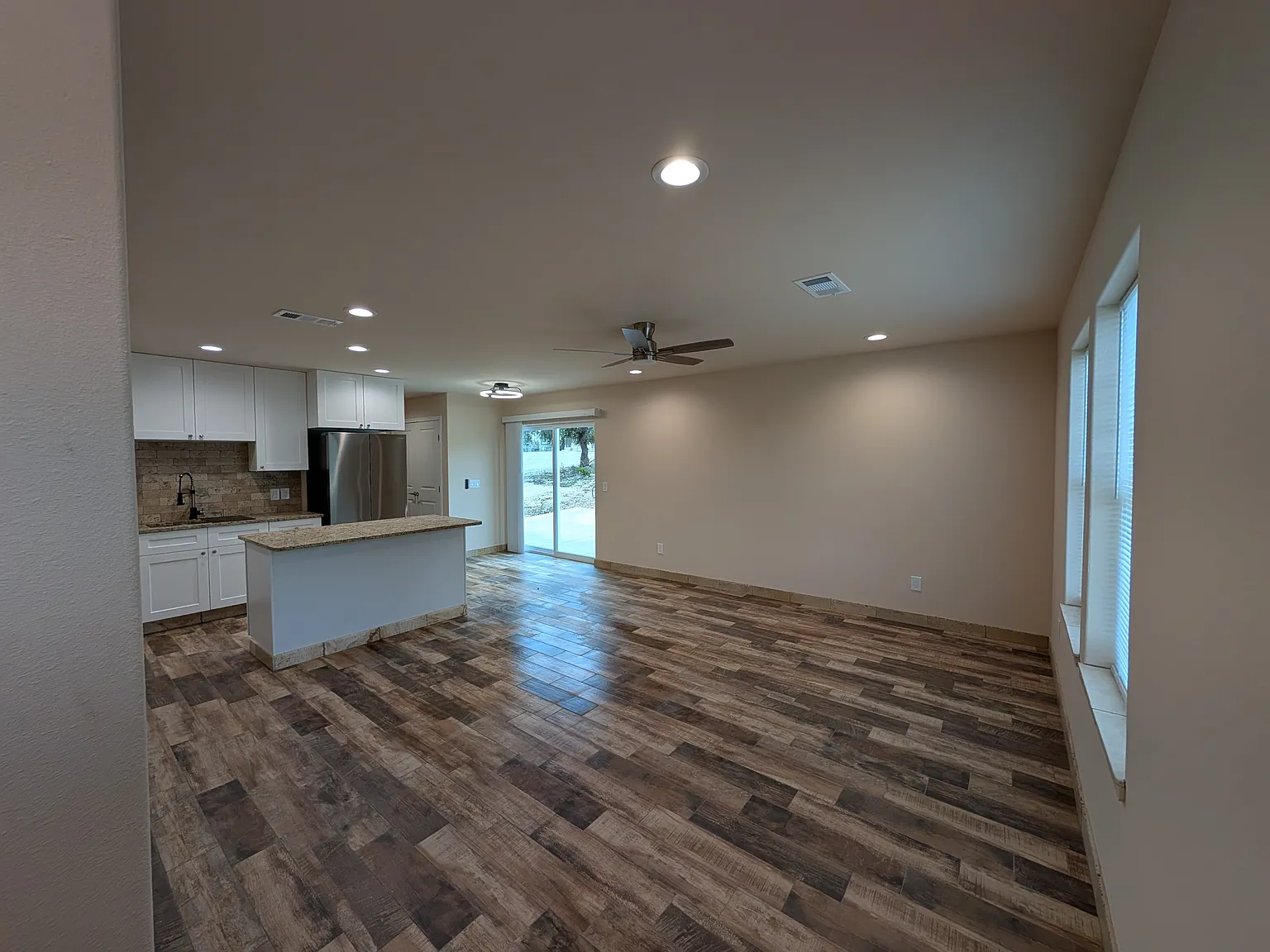 3 bed, 1300 sqft, $1,750 — Photo 4
