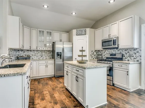 229 Seascape Lane, Dickinson, TX 77539