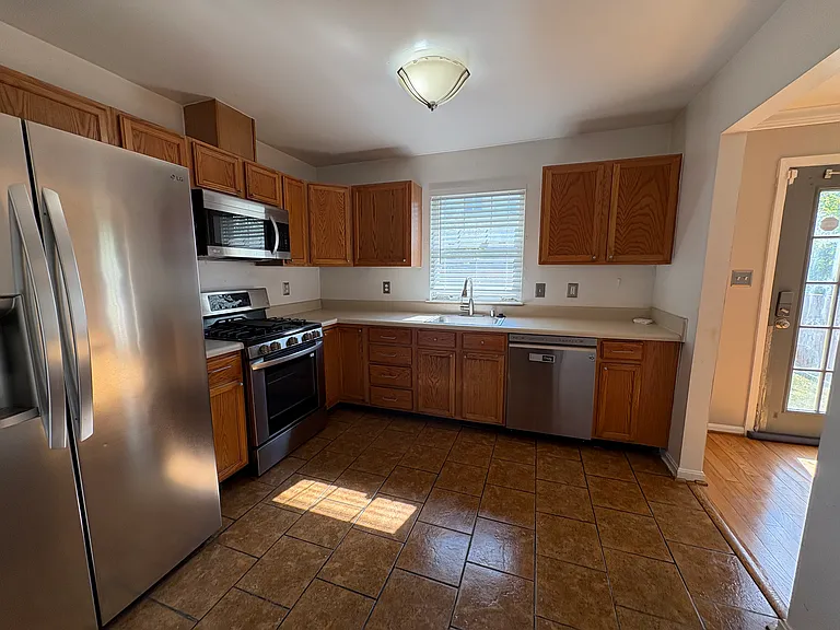 4005 Blakney Ln SE — Photo 7