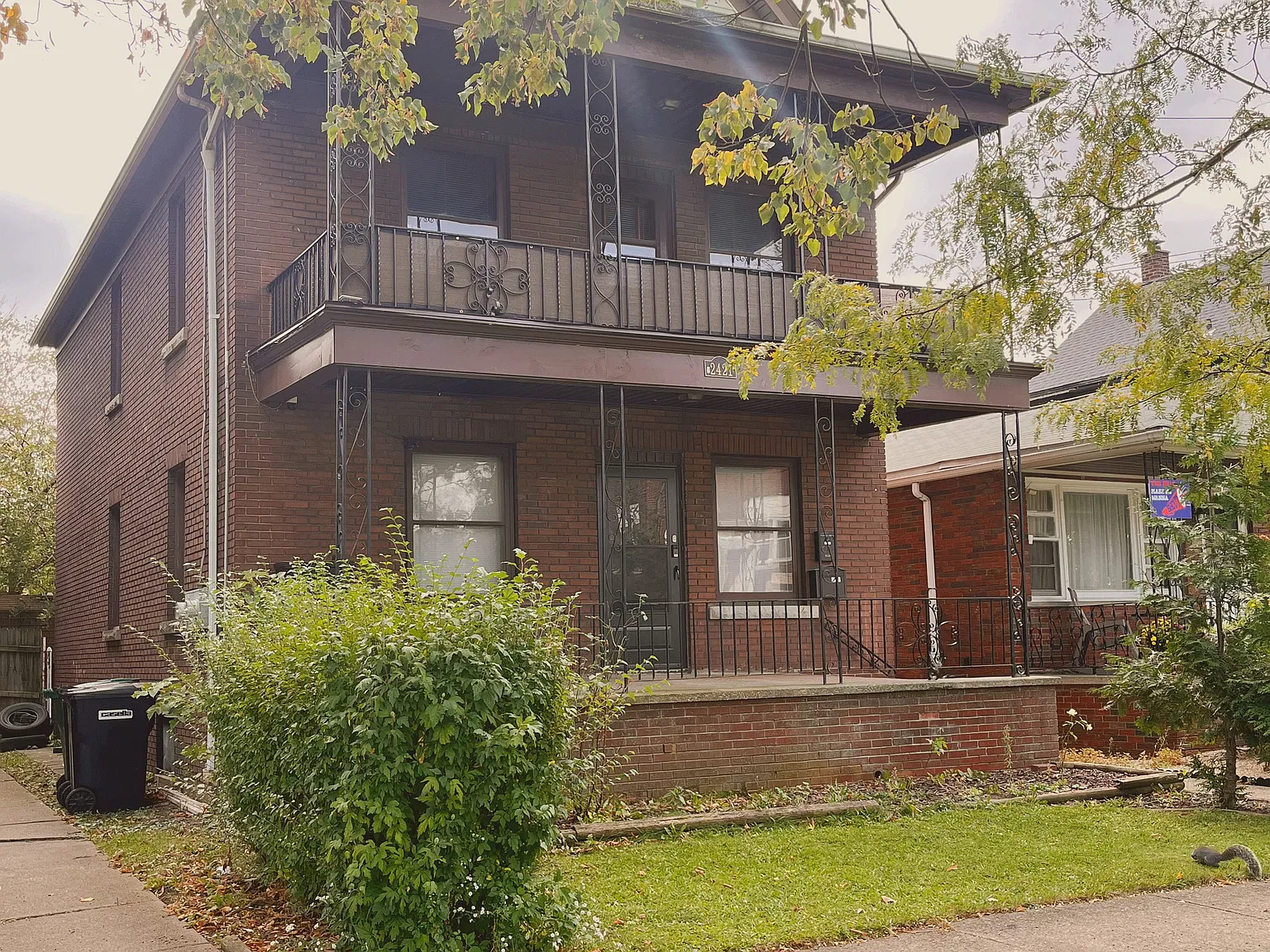 2 bed, 880 sqft, $1,800 — Photo 2