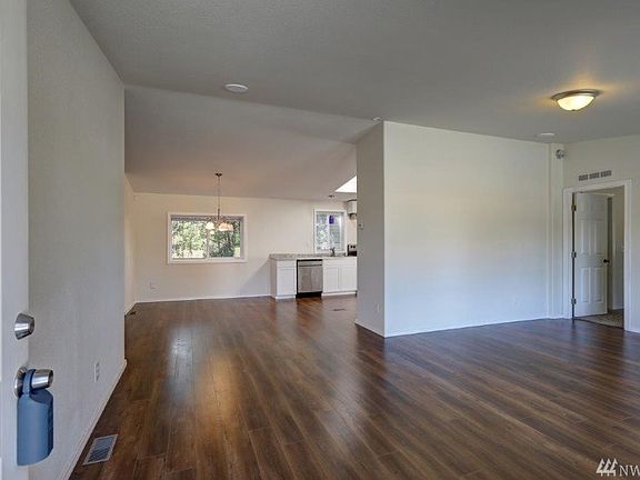 3rd image of 17806 45th Ave E
