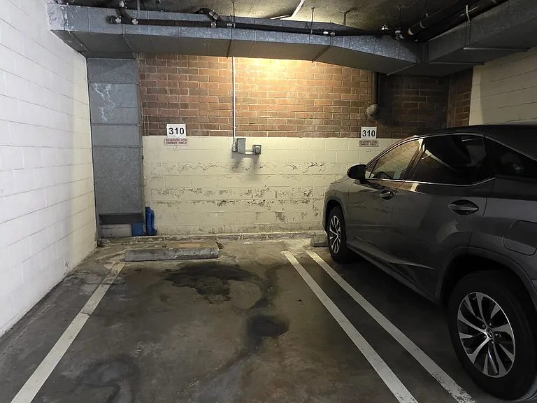 4477 Wilshire Blvd #310 — Photo 32