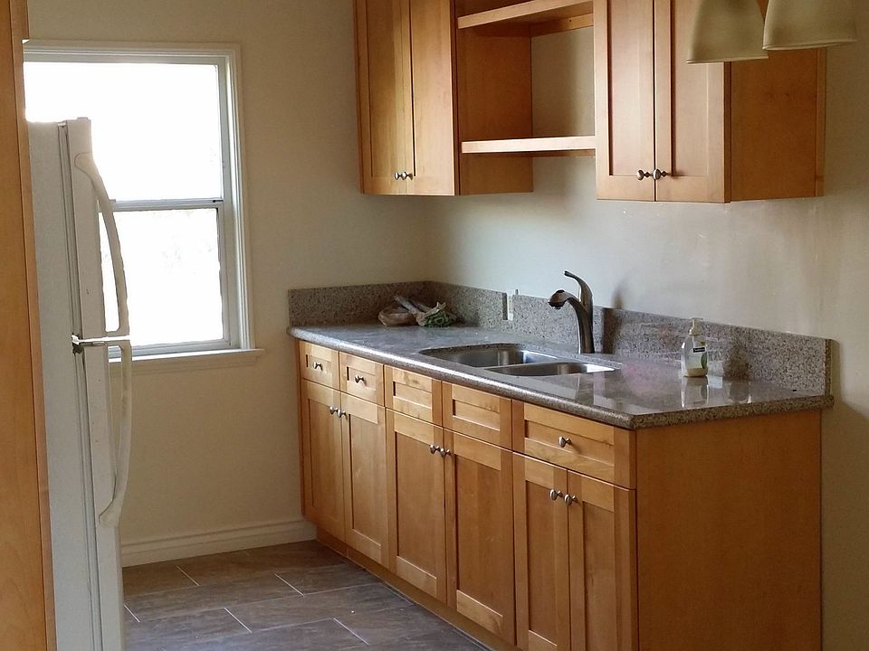 2nd image of 2622 4th St APT 3