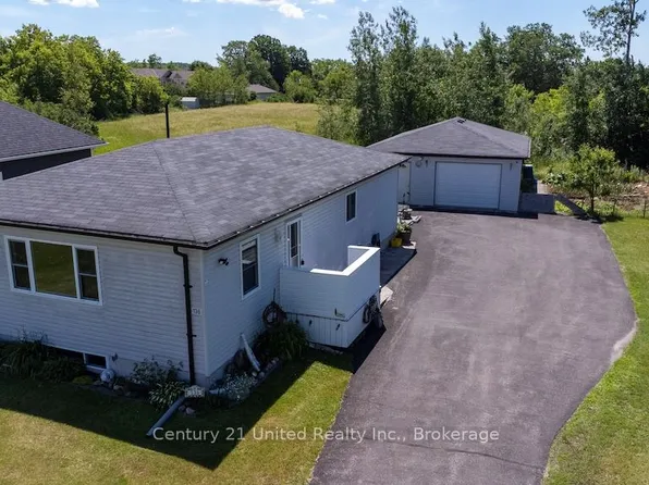 136 Albert St W, Selwyn, ON K0L 2H0
