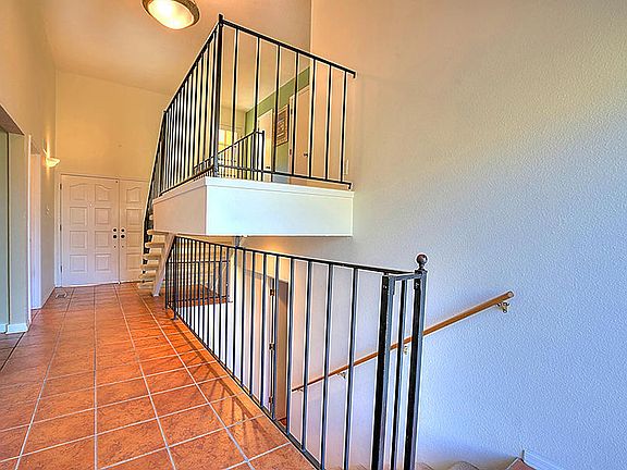 3rd image of 13533 Sunset Canyon Dr NE