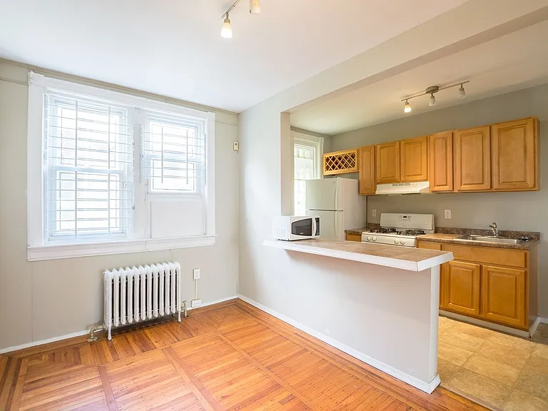 5750 N Lambert St — Photo 9